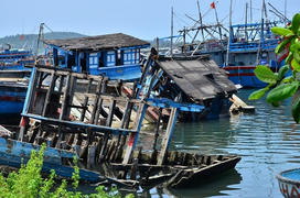 Cận cảnh ‘nghĩa địa’ tàu cá ở Sa Huỳnh