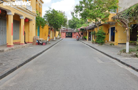 Video: Đường phố Hội An vắng vẻ, im lìm trong ngày đầu hết cách ly