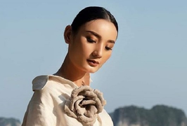 Sốt 43 độ C, người mẫu Lê Thúy phải nhập viện cấp cứu