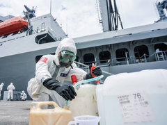 Ổ dịch trên tàu hải quân Đài Loan làm sụp đổ hình mẫu hiệu quả ngừa COVID-19