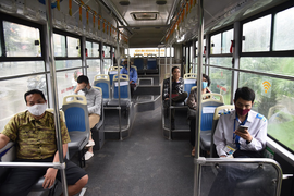 Hành khách đi xe buýt ở Hà Nội phải tuân thủ những gì?