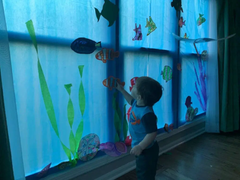 Video: Mẹ biến phòng khách thành thuỷ cung mừng sinh nhật con trai 2 tuổi