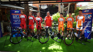 Trực tiếp chặng 3 đua xe thực tế ảo: Băng qua sa mạc