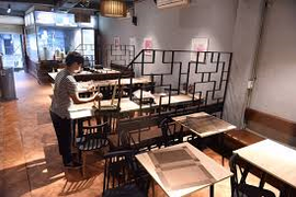 Bộ Y tế: Khách ăn uống tại hàng quán hạn chế cười đùa, nói to