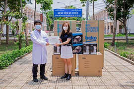 Beko tặng thiết bị điện tử gia dụng cho bệnh viện dã chiến Củ Chi