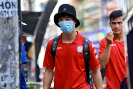 Công Phượng cùng CLB TPHCM hội quân, chuẩn bị rèn thể lực 