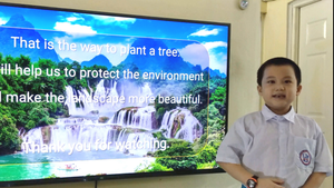 Học sinh lớp 1 diễn thuyết bằng tiếng Anh: Hết dịch bạn sẽ làm gì?