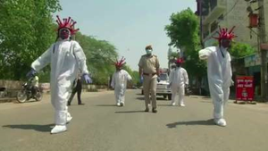 Cảnh sát Ấn Độ hóa 'xác sống' dọa người vi phạm lệnh phong tỏa