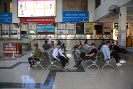 Bến xe ở Hà Nội vắng khách dịp nghỉ lễ 30/4-1/5