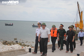 Thơ Nguyễn Thế Kỷ và nỗi đau đáu về Hoàng Sa, Trường Sa