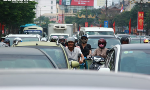 Ảnh: Hà Nội, TP.HCM kẹt xe tứ bề trong sáng ngày đầu nghỉ lễ