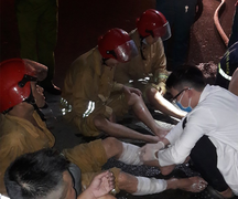 Nhiều lính cứu hỏa bị thương khi chữa cháy trong khu chế xuất Tân Thuận