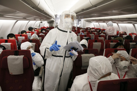 Bắc Kinh ra quy định mới, dân Trung Quốc ở Nga lo không thể về nước