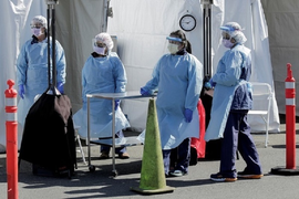 COVID-19: Anh vượt Pháp trở thành vùng dịch lớn thứ 4 thế giới