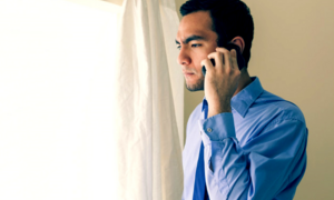 Tôi thấy mình như ăn xin khi cố đòi lại tiền cho bạn vay