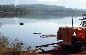 Chiến sĩ công an mất tích khi đang chụp ảnh giữa hồ nước 