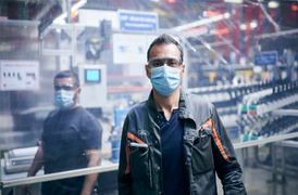 Ford mở lại nhà máy ở châu Âu vào tuần tới 