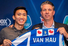 ‘Tôi tin Văn Hậu ở lại Heerenveen bằng hợp đồng cho mượn nữa’