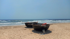 Những phút thanh bình ở bãi biển 'đẹp nhất hành tinh' dịp lễ 30/4-1/5 