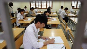 Phụ huynh kêu trời vì trường quốc tế bắt đóng cả học phí năm sau