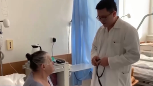 Bác sĩ Việt Nam trên tuyến đầu chống COVID-19 tại Séc 