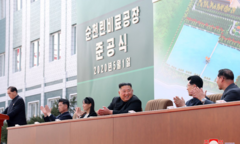 Ông Kim Jong-un xuất hiện trở lại có thông điệp gì?