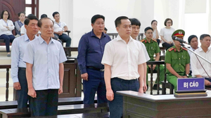 Xét xử phúc thẩm hai cựu Chủ tịch UBND TP Đà Nẵng cùng 18 bị cáo