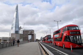 COVID-19: Số người chết ở Anh nhiều nhất châu Âu, Singapore có 20.000 ca nhiễm