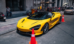McLaren 720S Spider khoe dáng trên đường phố Sài Gòn