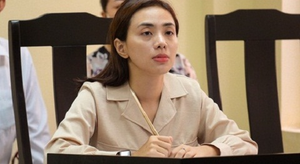 Nữ ca sĩ Miko Lan Trinh và ông bầu Hoàng Vũ ra tòa sau 7 năm
