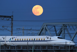 Ảnh: 'Mãn nhãn' ngắm siêu trăng cuối cùng của năm 2020