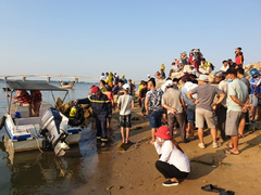 Lật ghe trên sông Thu Bồn, 5 người mất tích