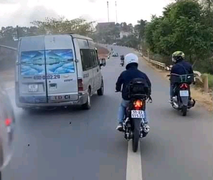 Truy tìm nhóm phượt thủ ném đá xe khách trên quốc lộ 20 ở Lâm Đồng