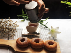 Khách sạn sang chảnh Hà Nội 'câu' khách bằng đồ ăn bình dân siêu rẻ 