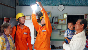 TP.HCM kiến nghị giảm 10% và tạm dừng áp dụng bậc thang giá điện đến hết dịch