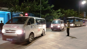 Cận cảnh Đà Nẵng cách ly 272 người trở về từ Malaysia trong đêm