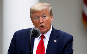 Tổng thống Trump bác bỏ nguy cơ COVID-19 lây lan trong Nhà Trắng