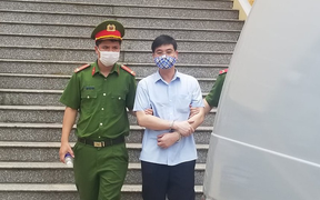 Xét xử gian lận thi cử ở Hòa Bình: Cựu thượng tá công an khai bị vu khống