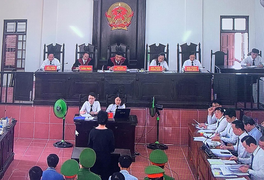 Phụ huynh nhờ nâng điểm liên tục nói 'không nhớ, không biết' khiến HĐXX cạn lời