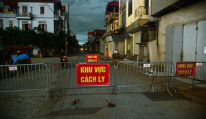 TRỰC TIẾP: Dỡ bỏ cách ly 'ổ dịch' cuối cùng ở Hà Nội