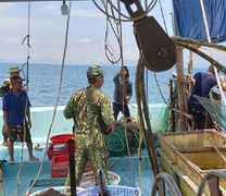 Nổ súng truy bắt tàu khai thác hải sản trái phép trên biển Hà Tĩnh