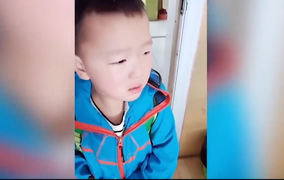 Đi học lại, cậu bé khóc nức nở vì không nhớ mặt cô giáo, không tìm thấy lớp