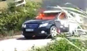 Xe chở đoàn thanh tra Sở Xây dựng Thanh Hóa bốc cháy dữ dội