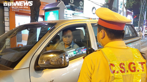 Vi phạm kịch khung nồng độ cồn, tài xế hốt hoảng hỏi mức phạt để vay tiền nộp