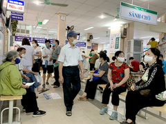 Mới nắng nóng đầu mùa, người cao tuổi đã liên tục nhập viện