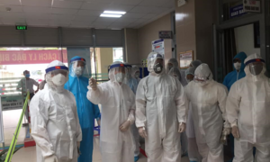 Bộ Y tế đề nghị chuyển 2 ca COVID-19 viêm phổi ở Thái Bình về BV Nhiệt đới 