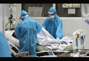 Sức khỏe phi công người Anh có tiến triển, ngừng dẫn lưu màng phổi