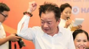 Bầu Hiển: Tặng đội U21 Hà Nội cho CLB Phú Thọ chứ không lấy tiền 