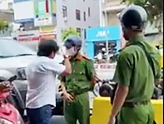 Tài xế dùng thẻ nhà báo hết hạn thách thức, lăng mạ công an