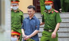 Gian lận thi cử ở Hòa Bình: Kẻ chủ mưu kêu oan, 2 bị cáo xin giảm nhẹ hình phạt